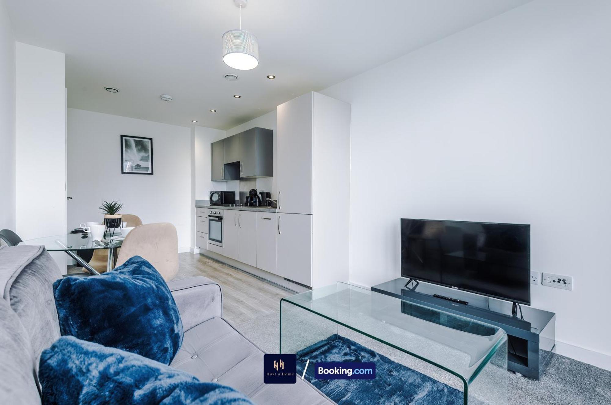 Cosy Mcr 1 Bedroom Apartment By Host A Home Short Lets & Serviced Accommodation Manchester With Balcony Exterior photo